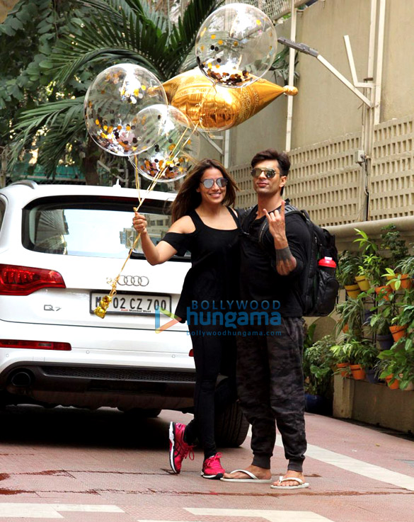 bipasha basu and karan singh grover spotted in bandra 2