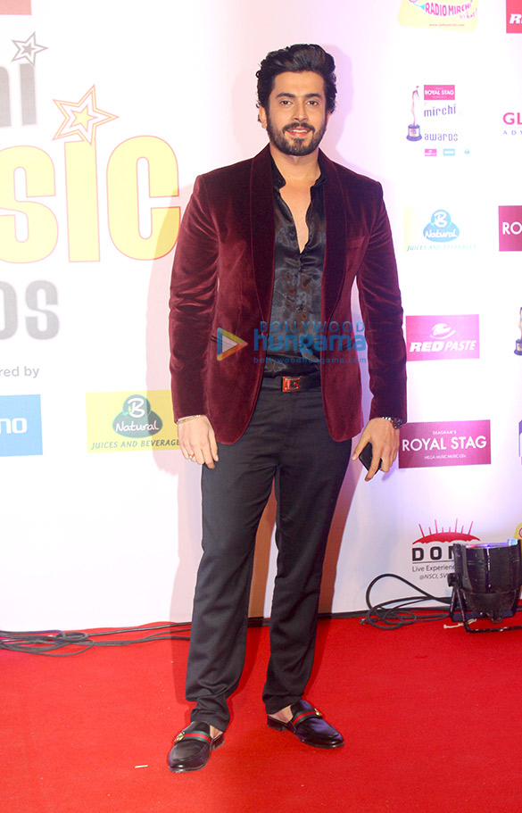 celebs grace the 10th mirchi music awards 16