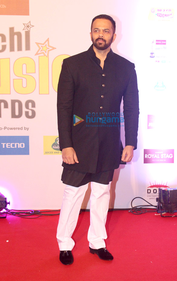 celebs grace the 10th mirchi music awards 37