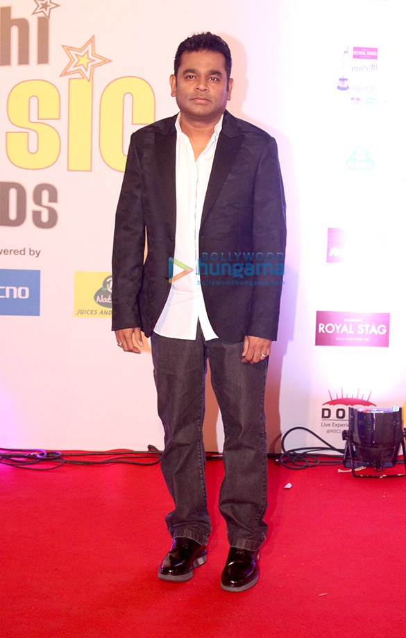 celebs grace the 10th mirchi music awards 39