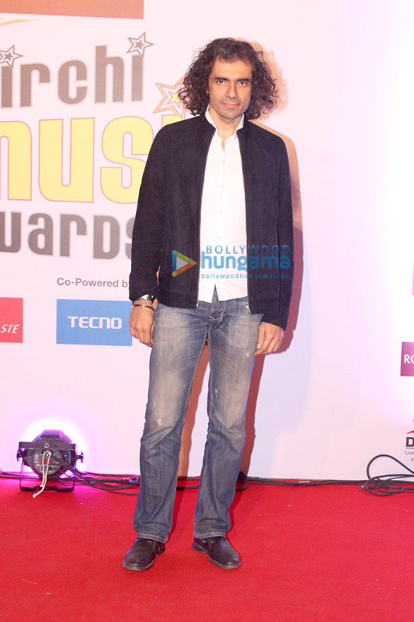 celebs grace the 10th mirchi music awards 41