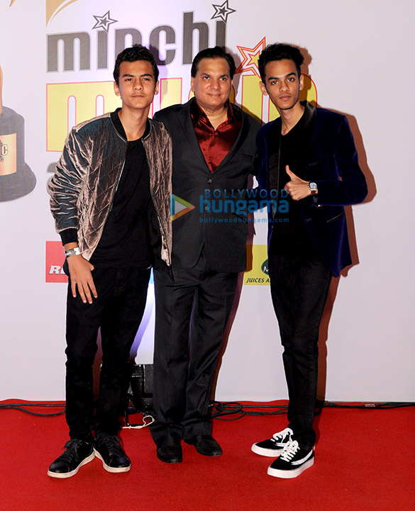 celebs grace the 10th mirchi music awards 5