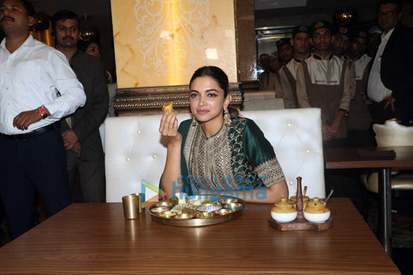 deepika padukone snapped at maharaja bhog restaurant 1 2