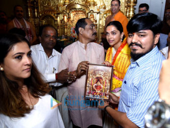 Deepika Padukone snapped visiting the Siddhivinayak temple