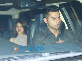 Deepika Padukone, Ranveer Singh, Alia Bhatt, Ranbir Kapoor, Kareena Kapoor Khan, Hrithik Roshan and others attend a bash at Shah Rukh Khan's house