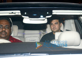Deepika Padukone, Ranveer Singh, Alia Bhatt, Ranbir Kapoor, Kareena Kapoor Khan, Hrithik Roshan and others attend a bash at Shah Rukh Khan's house