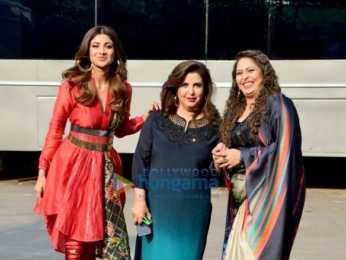 Farah Khan with Shilpa Shetty on the sets of Super Dancer 2