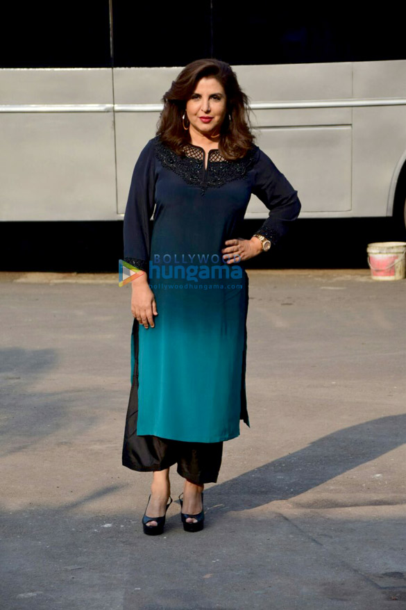 farah khan with shilpa shetty on the sets of super dancer 2 2