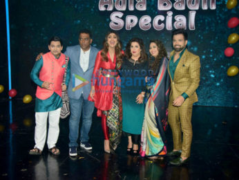 Farah Khan with Shilpa Shetty on the sets of Super Dancer 2