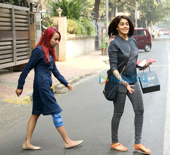 genelia dsouza spotted after salon session 1