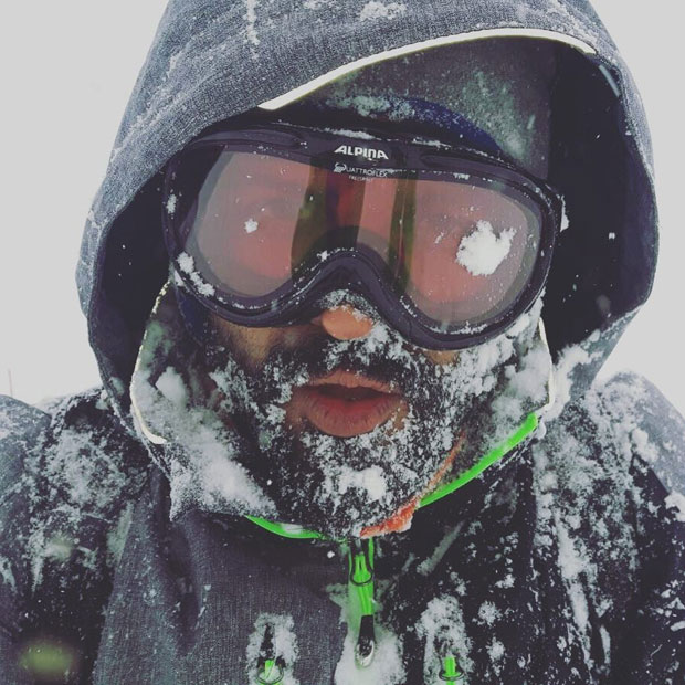Here’s how Farhan Akhtar rang in New Year’s Eve amidst freezing temperatures features
