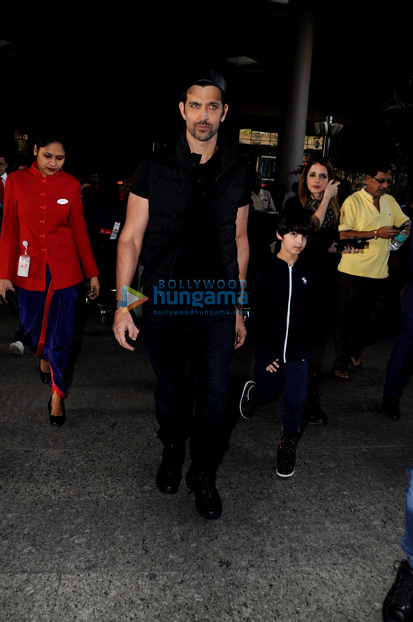 hrithik roshan kangana ranaut and others snapped at the airport 4