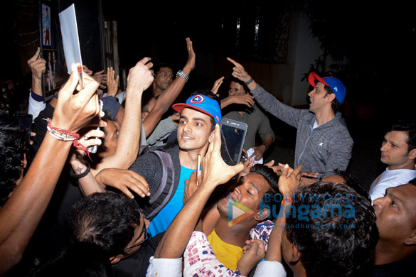 hrithik roshan meets his fans on his birthday 3