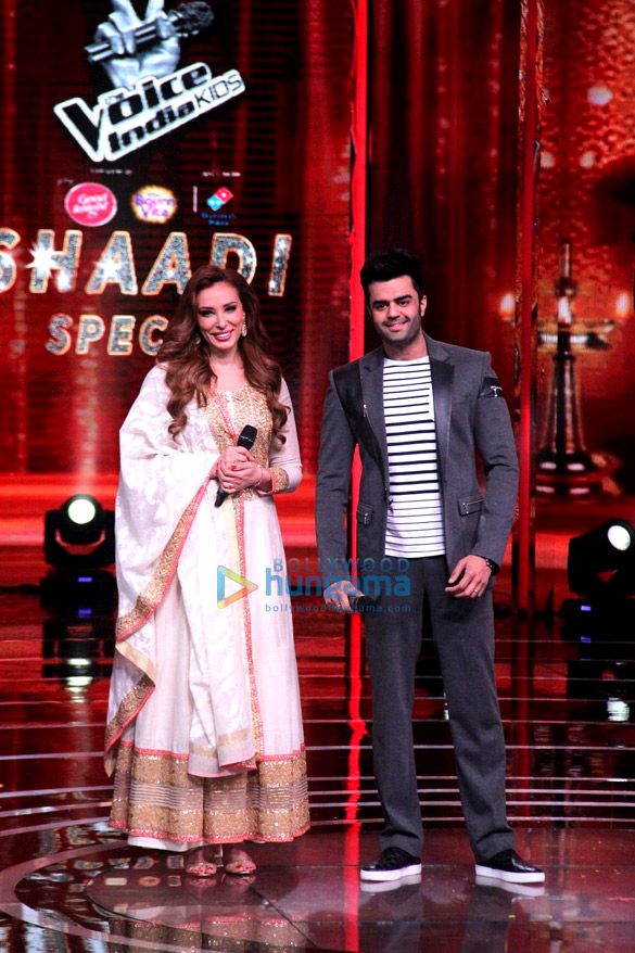 iulia vantur and manish paul snapped on the sets of the voice india kids 4