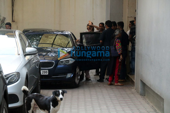 jacqueline fernandez snapped outside the tips films office in bandra 2