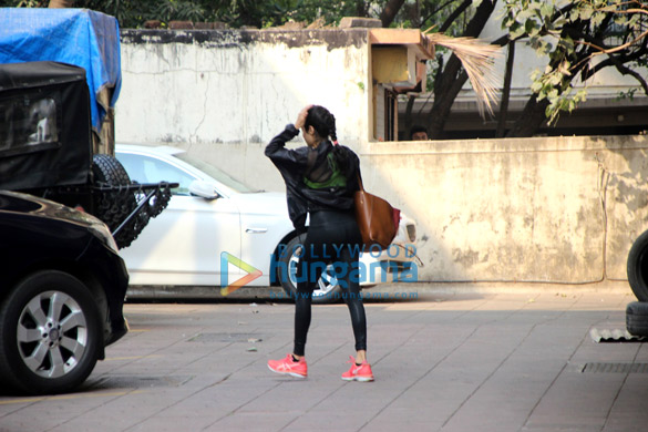 janhvi kapoor snapped at the gym 4 3