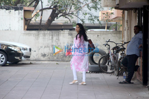 janhvi kapoor spotted outside the gym 5