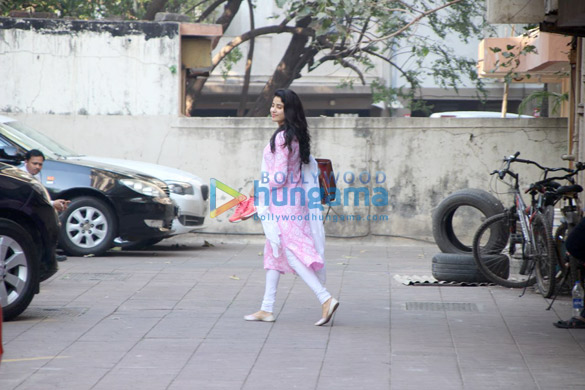 janhvi kapoor spotted outside the gym 6