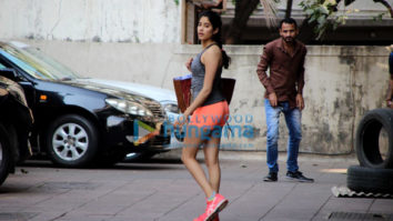 Jhanvi Kapoor, Aayush Sharma and Sophie Choudry snapped in Mumbai