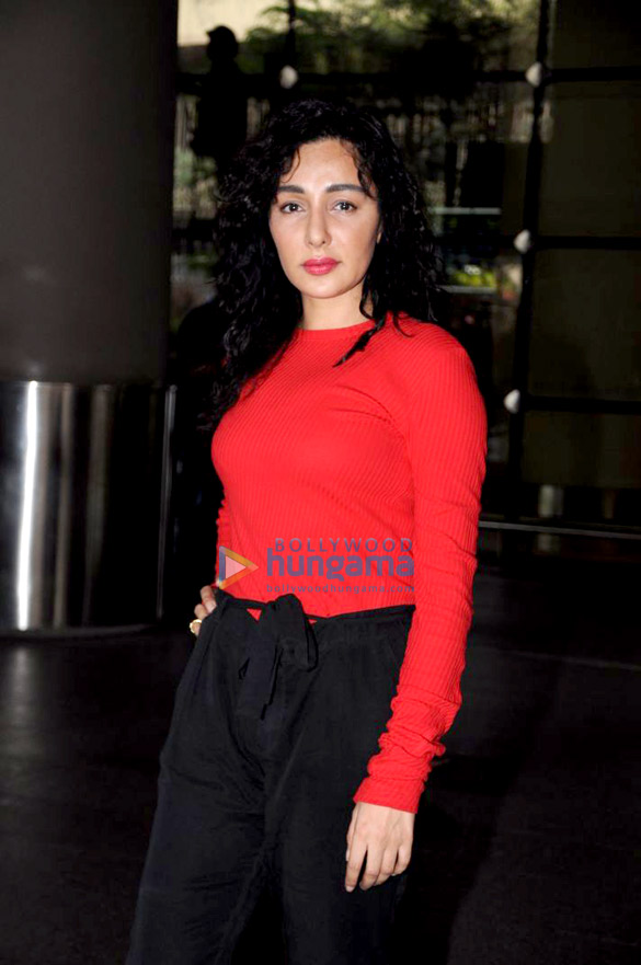 karan johar govinda and others snapped at the airport 4