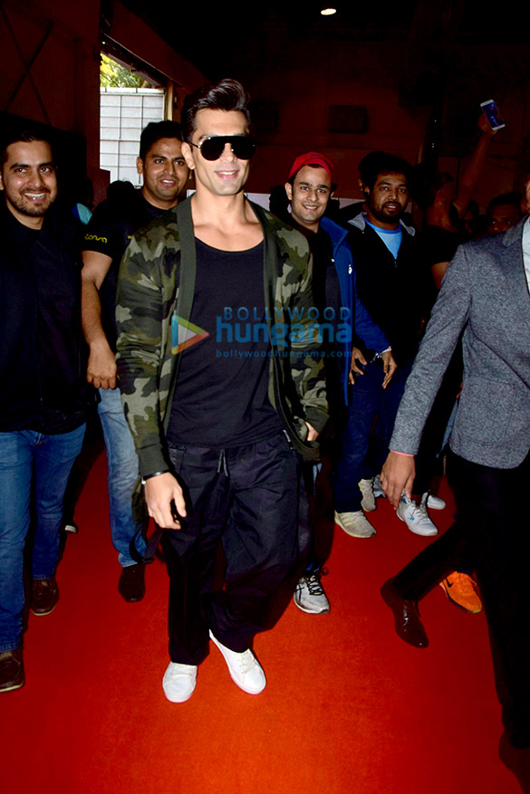 karan singh grover snapped at the body power 2018 exhibition 6