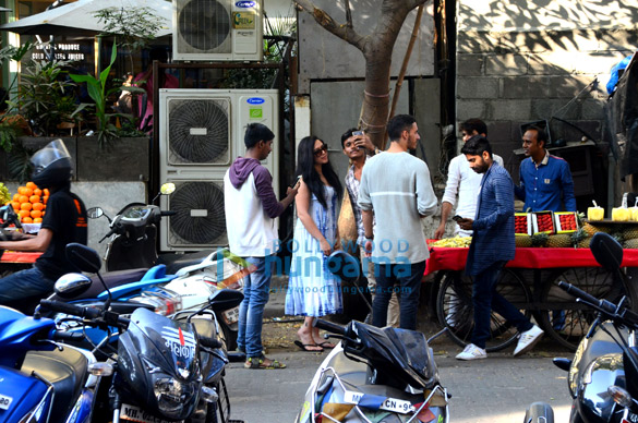 krishna shroff snapped in bandra 5