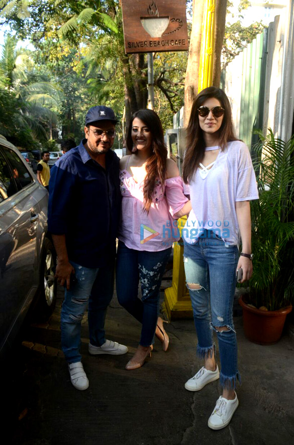 kriti sanon nupur sanon and mukesh chhabra spotted at silver beach cafe 3