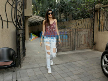 Kriti Sanon and Harshvardhan Kapoor snapped at B-Blunt in Juhu