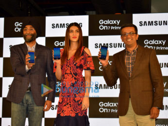 Kriti Sanon launches Samsung Galaxy On7 Prime