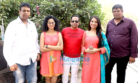 mahesh manjrekar siddharth jadhav and others shoot for marathi film yetay na lagnala at filmcity 3