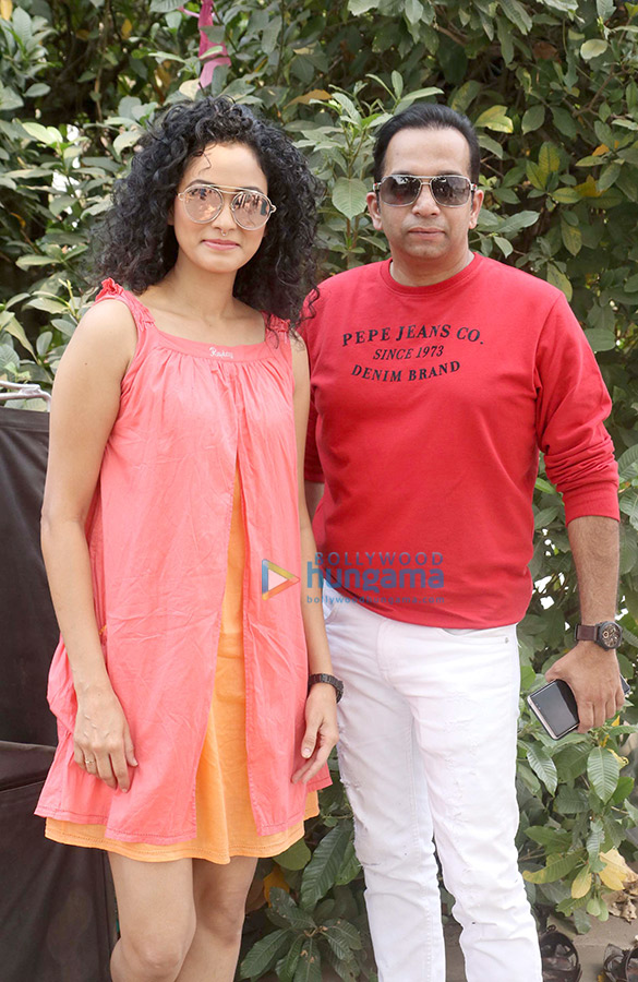 mahesh manjrekar siddharth jadhav and others shoot for marathi film yetay na lagnala at filmcity 5