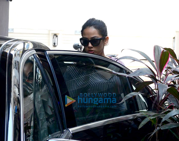 mira rajput snapped at a salon 4