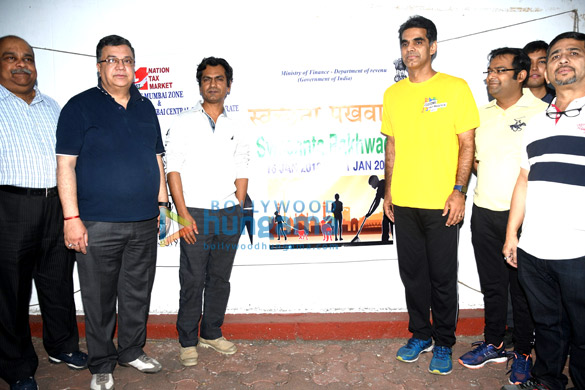 nawazuddin siddiqui joins the mumbai central gst commissionerate for the swachhta fortnight 1