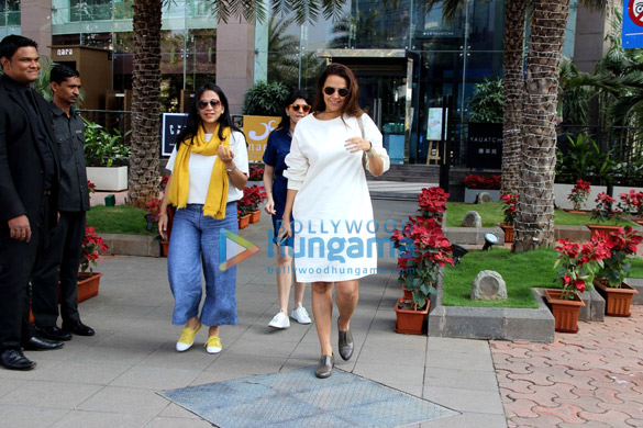 neha dhupia spotted at yautcha in bkc 1