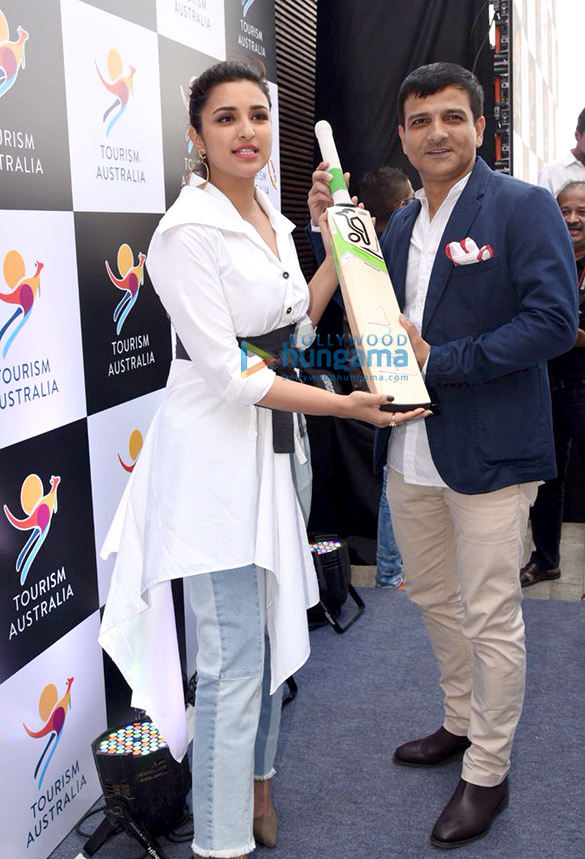 parineeti chopra snapped at the toursim australia event 4