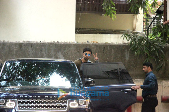 ranbir kapoor snapped outside his gym 6