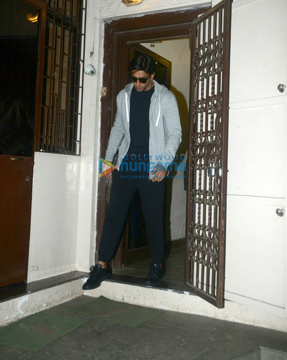 ranbir singh snapped at a recording studio in bandra 2