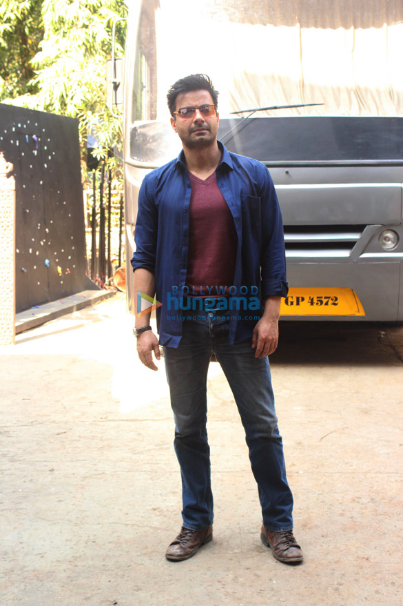 richa chadda aditi rao hydari and rahul bhatt snapped during the poster photo shoot for daasdev at filmistan 5