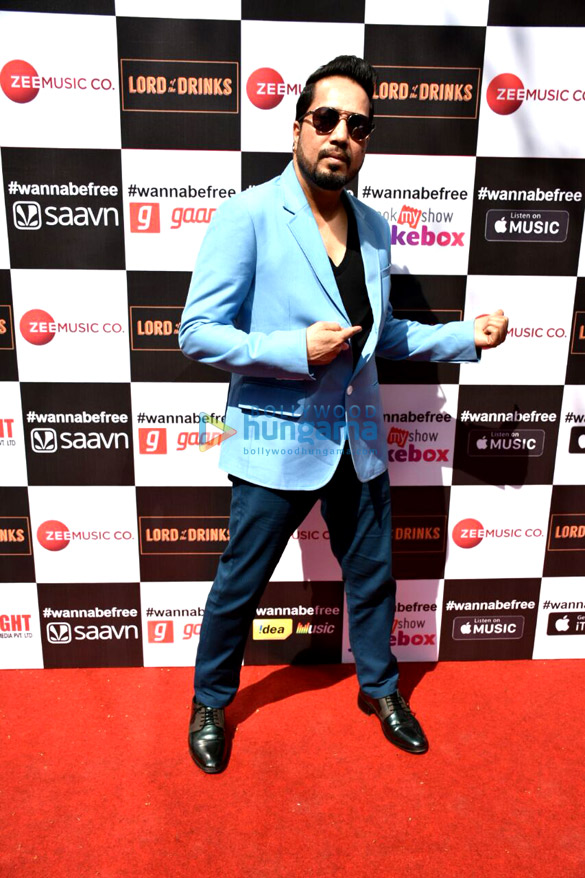 richa chadha and shibani kashyap grace the launch of the song wannabe free 1
