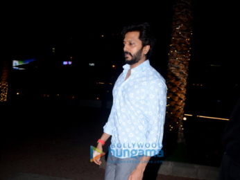 Riteish Deshmukh spotted at BKC with friends+