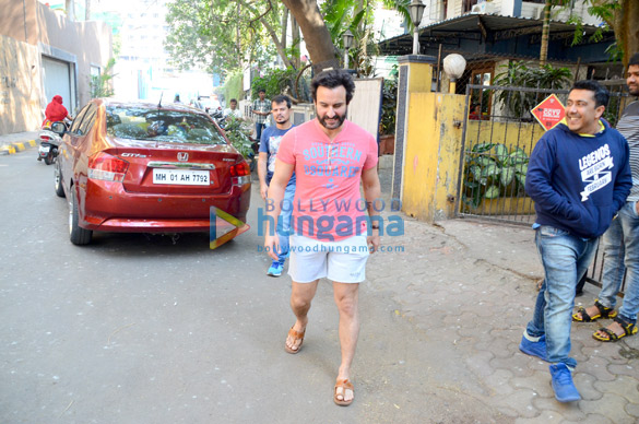 saif ali khan spotted in bandra 6
