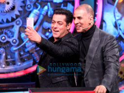 Salman Khan and Akshay Kumar on the sets of ‘Bigg Boss 11’
