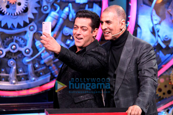 Salman Khan and Akshay Kumar on the sets of ‘Bigg Boss 11’