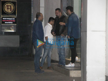 Sanjay Dutt, Arjun Kapoor and Sara Ali Khan spotted at Ashutosh Gowariker's office