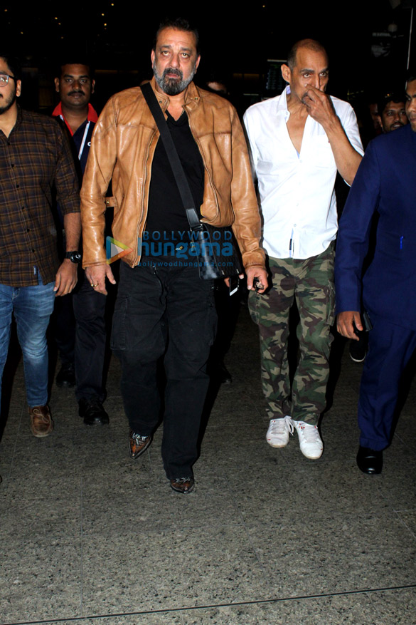 sanjay dutt suniel shetty and others snapped at the airport 6