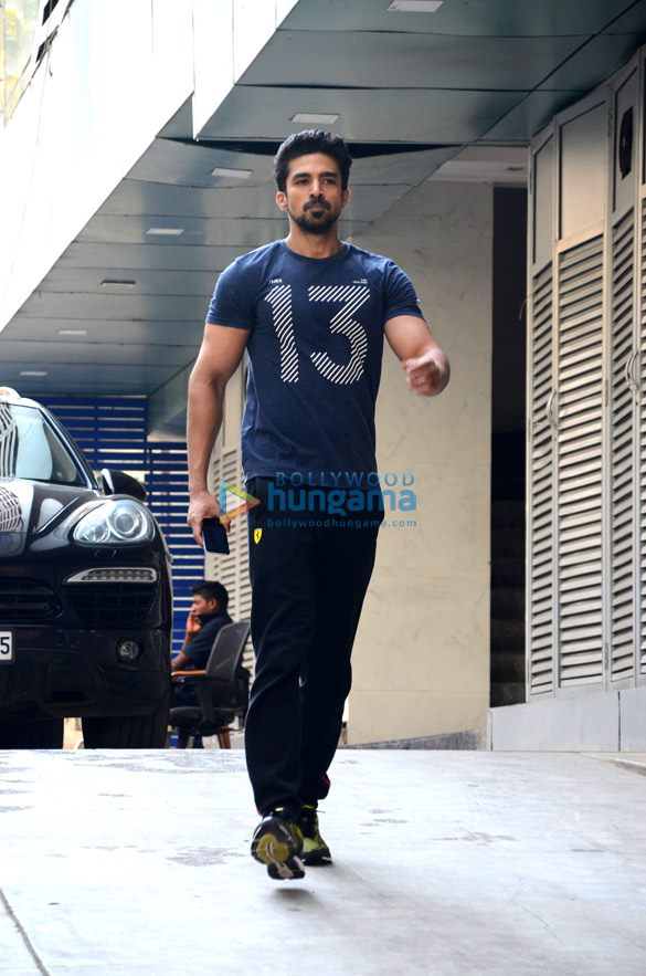 saqib saleem snapped outside his gym 4