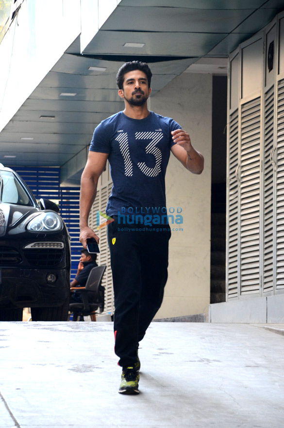 saqib saleem snapped outside his gym 5
