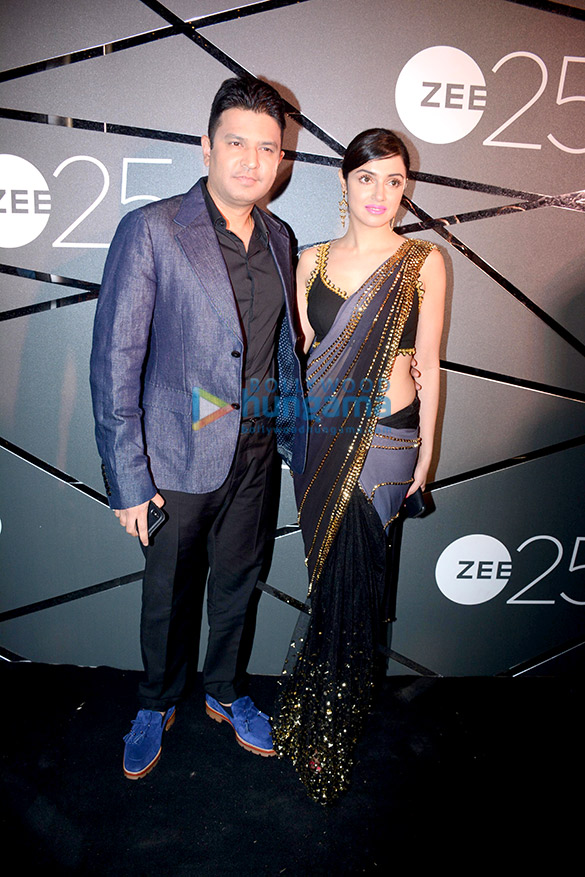 shah rukh khan akshay kumar deepika padukone and others attend a bash held to celebrate 25 years of zee network 14