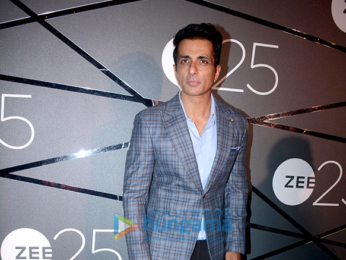 Shah Rukh Khan, Akshay Kumar, Deepika Padukone and others attend a bash held to celebrate 25 years of Zee network