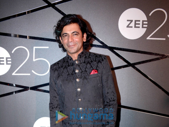 Shah Rukh Khan, Akshay Kumar, Deepika Padukone and others attend a bash held to celebrate 25 years of Zee network